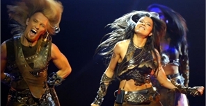 Фан-зона без веселья: на Крещатике сорвали концерт Русланы и парад фанов