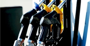 Цены на бензин пока на прежнем уровне. Фото: autoua.net