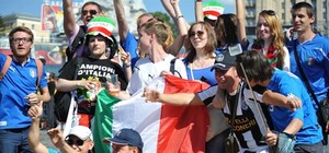  Трибуны итальянцев на 