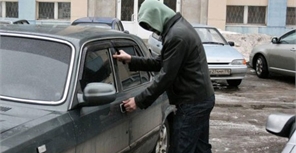 Мужчина избил хозяина и забрал авто. Фото: auto.oboz.ua