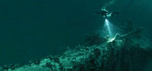 Видео: Подводная экспедиция в поисках затонувших лодок 