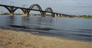 Активисты считают, что за загрязнение реки штрафы слишком малы. Фото: dp.ric.ua