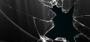 Харьковчанка разбила стекло в банке, чтобы сесть в тюрьму  