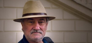 Как киевляне тоскуют по Богдану Ступке: Сумская поставила свечку за упокой, пользователи соцсетей не знают, на кого осталась 