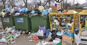 Вопросы по поводу вывоза мусора в вашем районе можно задать в среду по телефону. Фото: nikvesti.com