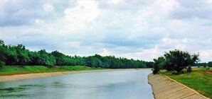 На крымской трассе иномарка вылетела в канал – одна пассажирка погибла