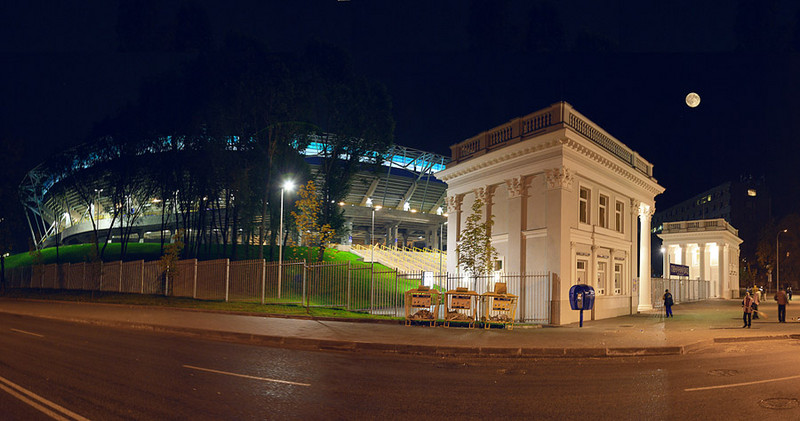 Освещение стадиона выполнено на высоком уровне. Фото: Павел Маменко