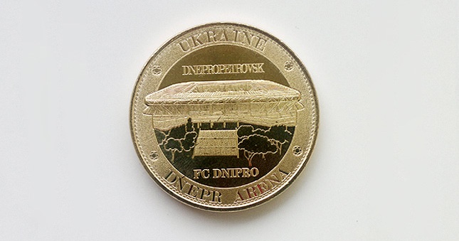 Медаль - 85 грн. Фото ФК "Днепр"