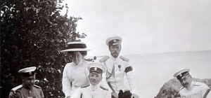 Теннис на траве, гонки на первых моторных машинах и кинопоказы: как монархи отдыхали в Крыму