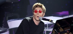 Жуткое зрелище - Кривошапко вытащил из ушей тоннели