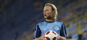 Денисов может перебраться в Англию или Россию 