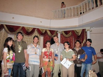 Уставшие победители турнира. Фото с сайта vremya-sporta.od.ua.