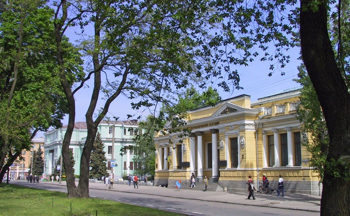 Старинные здания в Нагорном районе помнят прошлое название Днепропетровска.