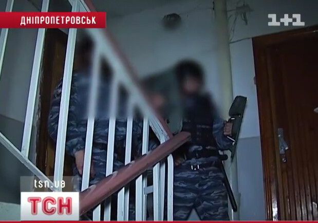 Днепропетровский "стрелок" не сможет перестрелять из окна избирателей. Фото: ТСН
