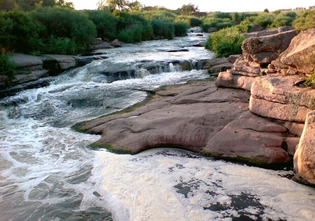 Водопад на реке Каменка. Фото с сайта lopata.in.ua.