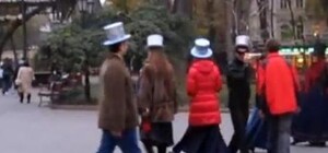 Чудаки в серебристых цилиндрах устроили бал в одесском Горсаду 