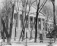 В этот день было создано Киевское Суворовское военное училище и родился дважды герой Советского союза 