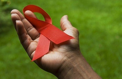 Число ВИЧ-инфицированных растет. Фото: ipc-feodosia.org