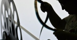 Клубное кино в Запорожье: комедия о писателе и драма об одиноком существе