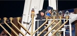 В центре Харькова зажгли менору