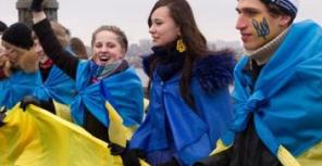 Живая цепь – одно из самых ярких событий истории. Фото: podrobnosti.ua
