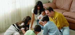 Севастопольцам предлагают усыновить 10 детей и получить двухсотметровую квартиру