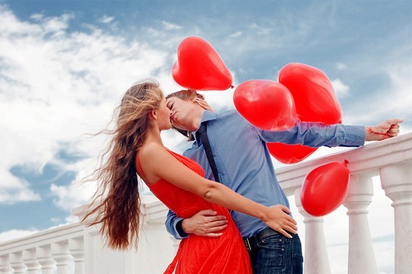 Согласно легенде, Валентин тайно венчал влюбленных. Фото: vk.com/smolninskiy_spb