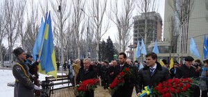 Губернатор и мэр принесли защитникам Отечества необычные букеты с 