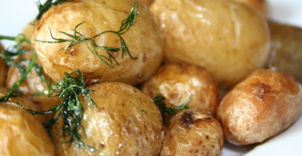 Да и просто запеченный картофель – это уже вкусно. Фото: kuharka.com