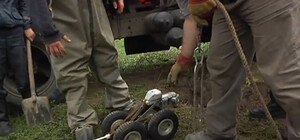 Пропавшего в канализации малыша ищут с помощью роботов