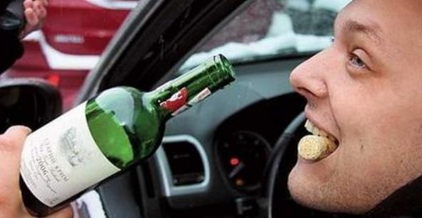 ГАИшники будут ловить пьяных за рулем. Фото: expertiza.umi.ru