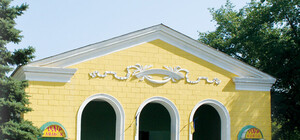 Кресла-трансформеры, вращающийся Буратино – как будет выглядеть донецкий театр кукол