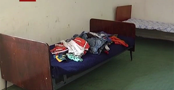 "Атаман" показал комнаты, где спят дети. Фото: tsn.ua