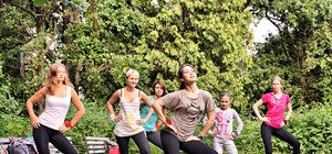 Как это устроено: в киевских парках проходят бесплатные занятия фитнесом