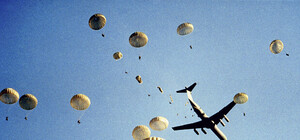 Спрашиваем парашютиста: можно ли прыгнуть с айподом, в свадебном платье и сколько это стоит