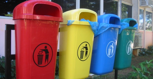Власти и экологи призывают сортировать мусор. Фото: dom.tom.ru