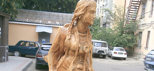 Автор деревянных скульптур в Симферополе: о гениальности, заказчиках-богачах и психбольнице