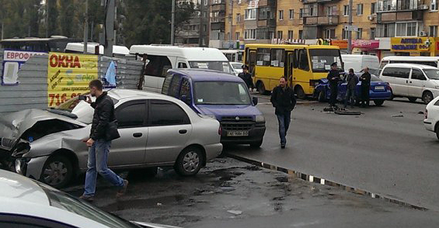 ДТП на Правде. Фото: vk.com/typical_dnepr