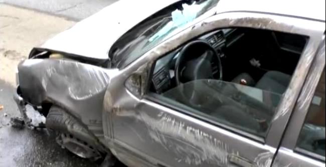 Поврежденный Opel. Кадр из видео