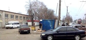 На 12-м квартале сносят авторынок