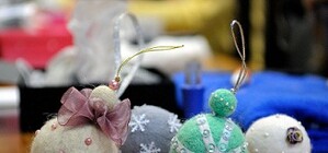 Донецкую молодежь призывают валять шерсть вместо дурака