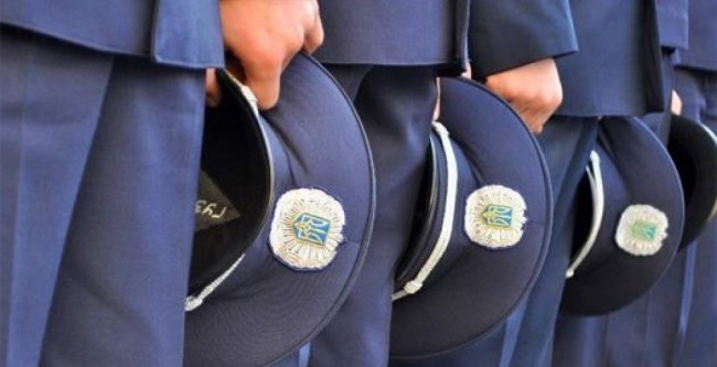 Милиция отмечает профессиональный праздник. Фото с сайта dumskaya.net
