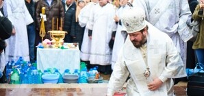 Где и во сколько можно будет освятить воду на Крещение: список источников