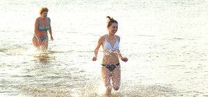 Фотографии как на Крещение Господне люди в Днепре купались