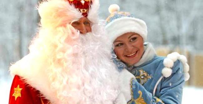 Еще один праздник для Деда Мороза и Снегурки. Фото с сайта rusich1.ru