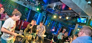 Выходные в Одессе: снежные войны, открытие кафе с Playstation и пивная игра в пинг-понг