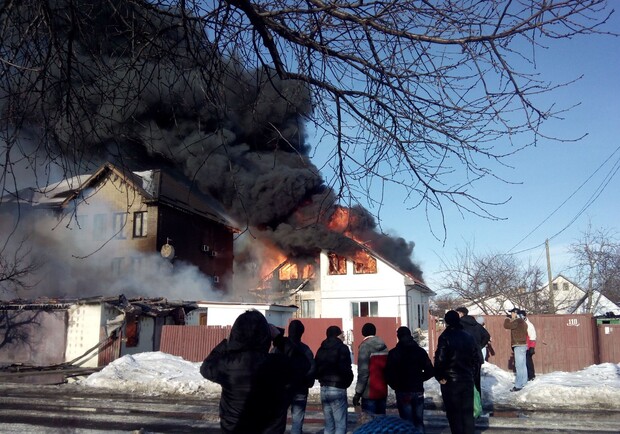 Пожар на Гринченко. Фото Дениса Моторина