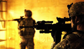 В школу ворвались военные с автоматами