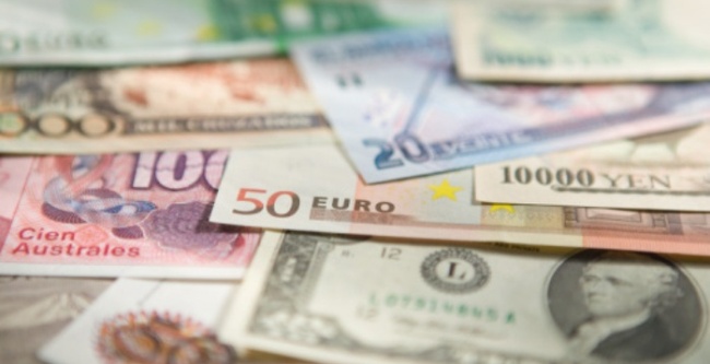 Доллар и евро растут, гривна падает. Фото с сайта investtalk.ru