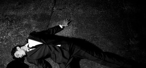 ШОК: На Анголенко в луже крови лежит мужчина